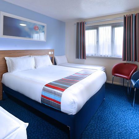 Travelodge Limerick Junction מראה חיצוני תמונה