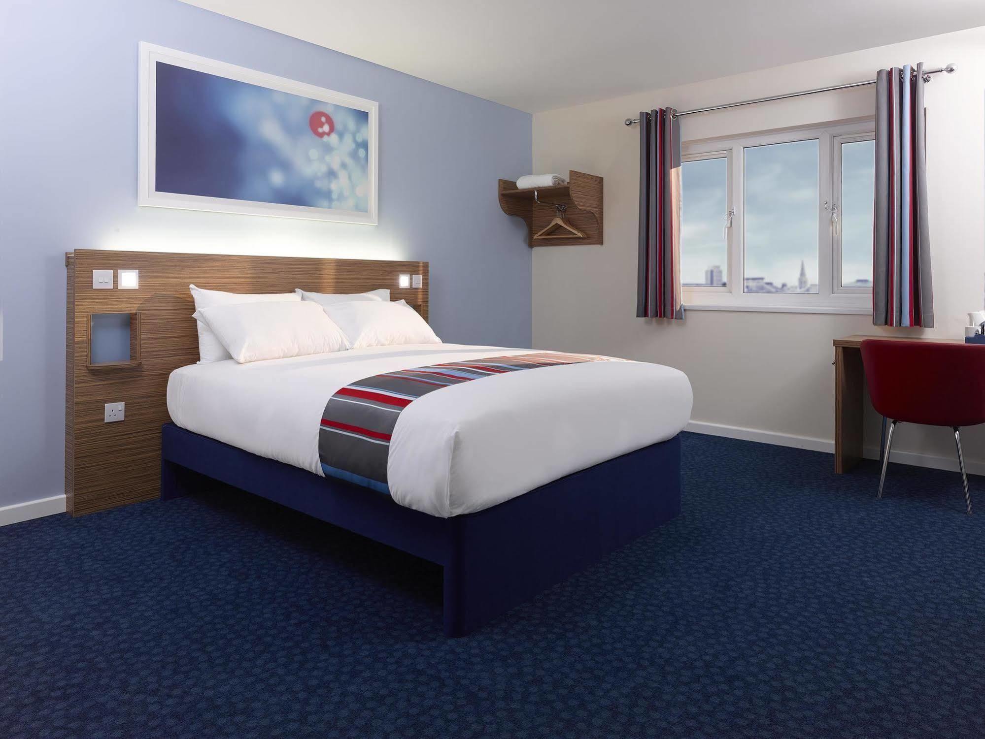 Travelodge Limerick Junction מראה חיצוני תמונה