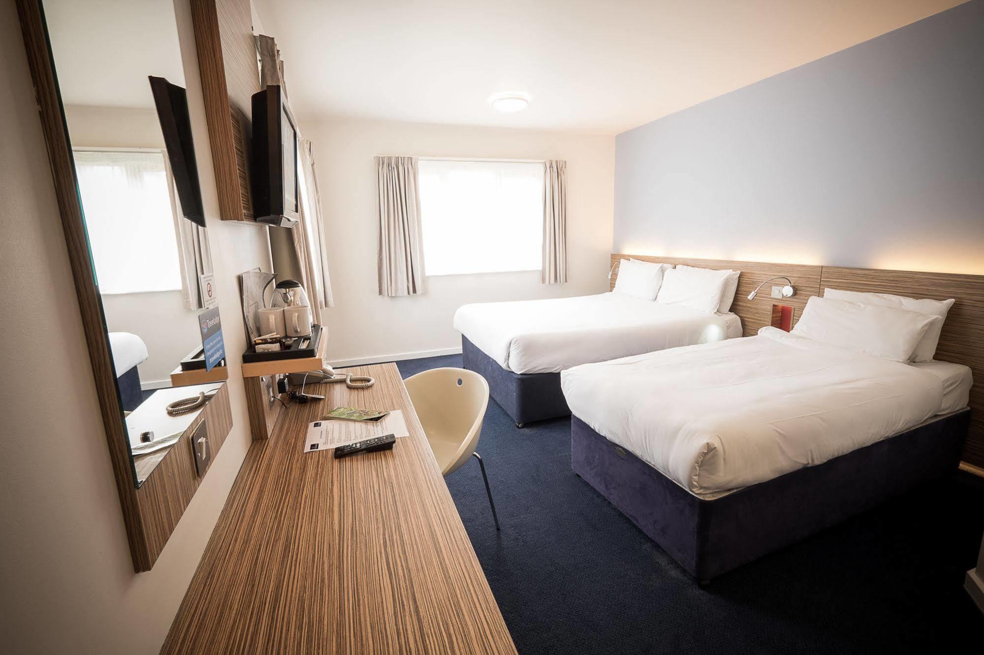 Travelodge Limerick Junction מראה חיצוני תמונה